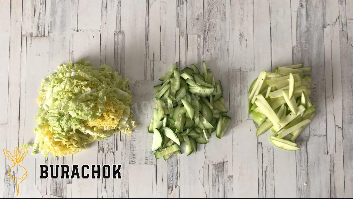 Салат з маринованим імбирем