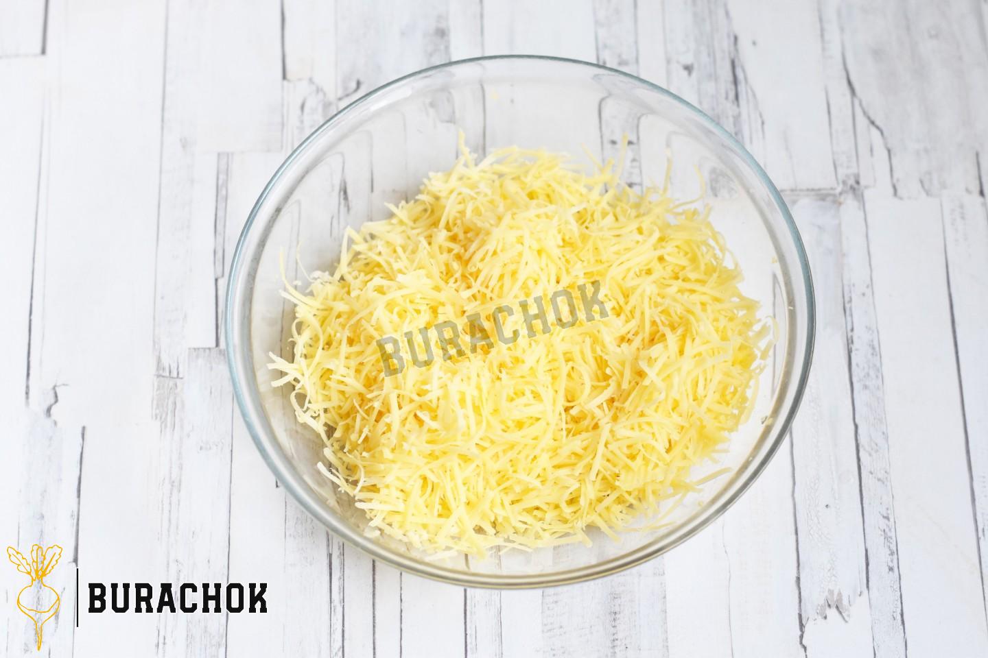 Рибний салат Мімоза з морквою та сиром