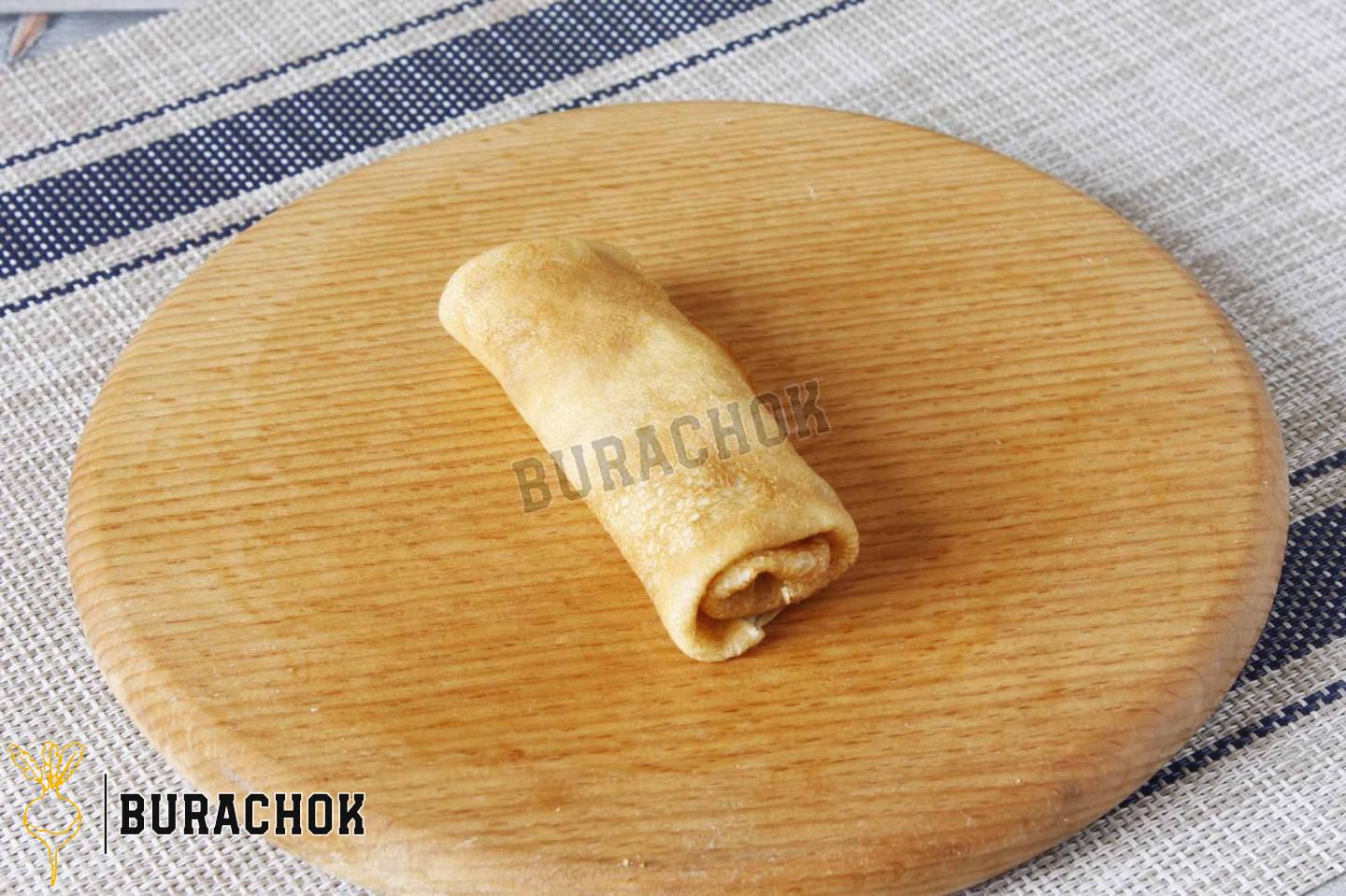 Млинці з куркою, грибами та сиром