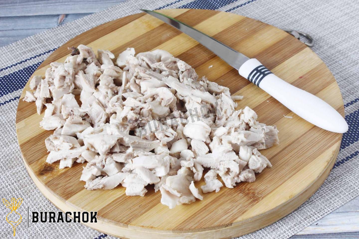 Млинці з куркою, грибами та сиром